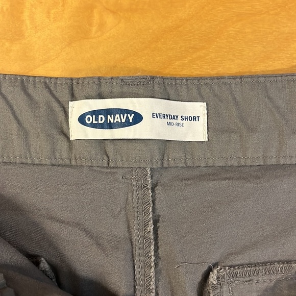 Old Navy shorts bundle. 2 denim cut offs and 1 everyday shorts sz 12 - Picture 9 of 11